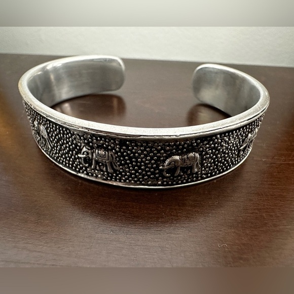Silver bracelet, happy elephants. - Picture 4 of 13